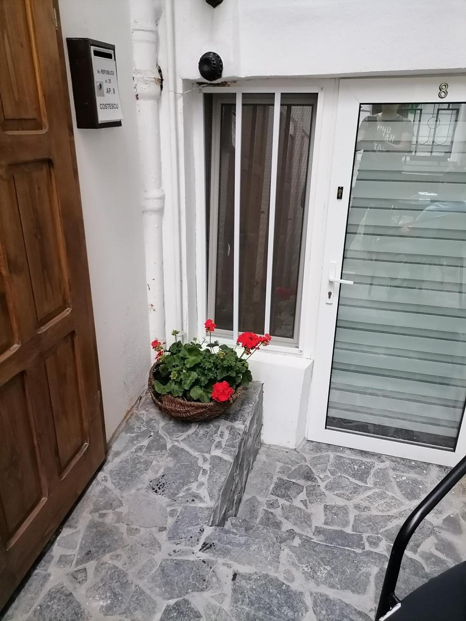 Republicii Rustic In Center Apartment Brasov